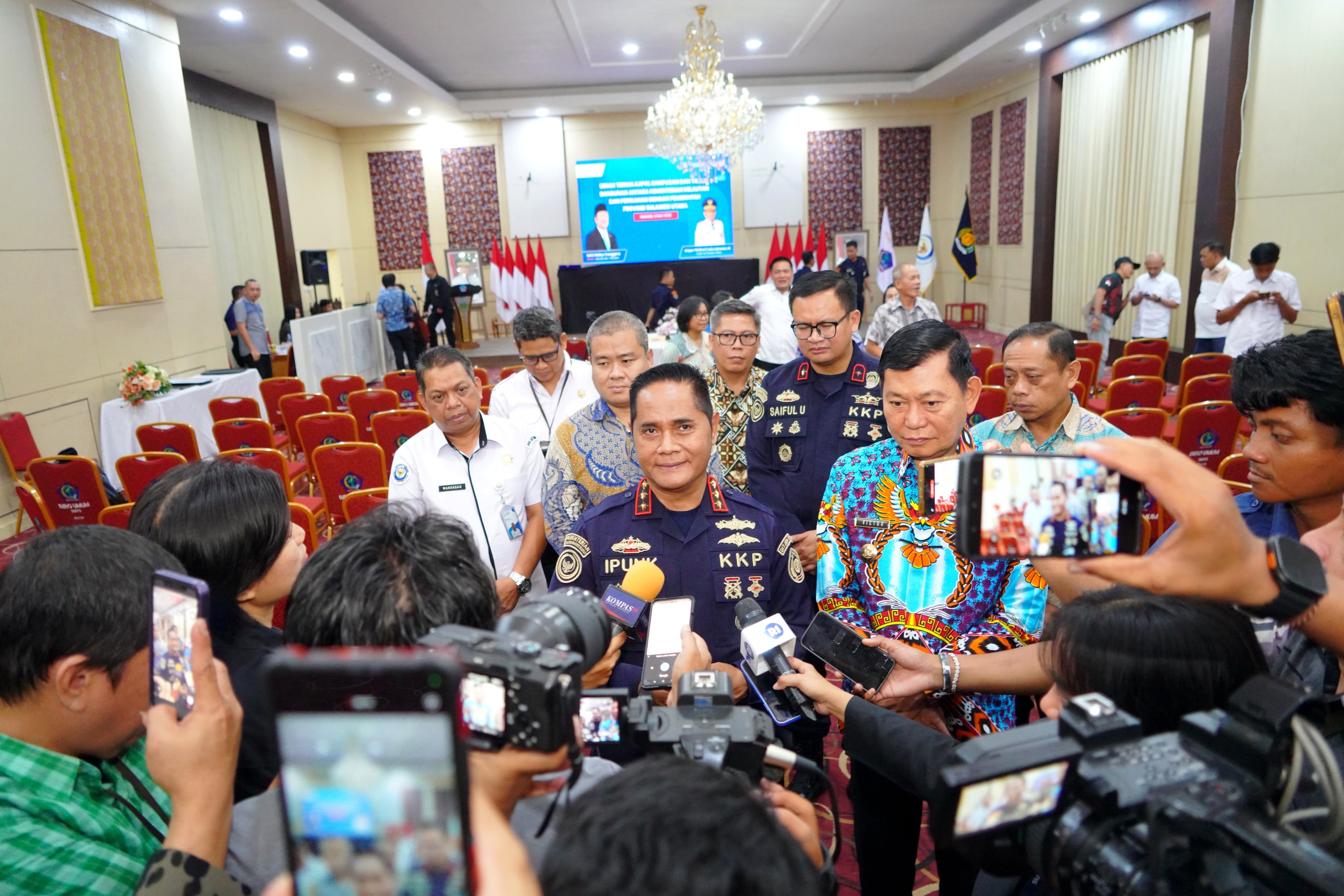 KKP Serahkan Tiga Kapal Ikan Hasil Tangkapan IUU Fishing ke Pemprov Sulut