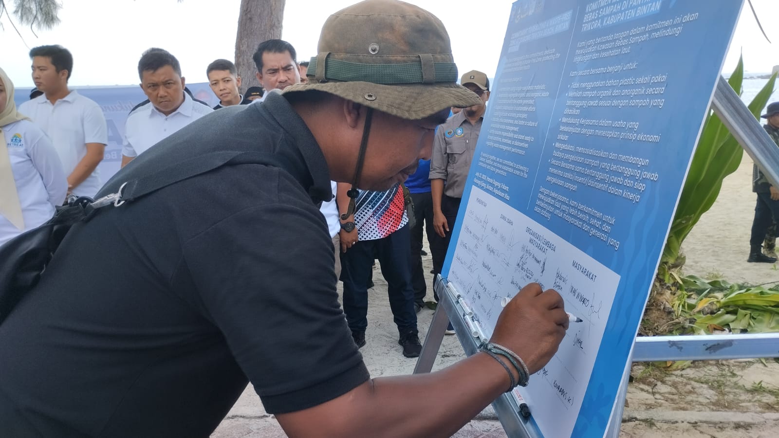 Deklarasi Laut Sehat Bebas Sampah (SEBASAH) di Bintan, Kepulauan Riau