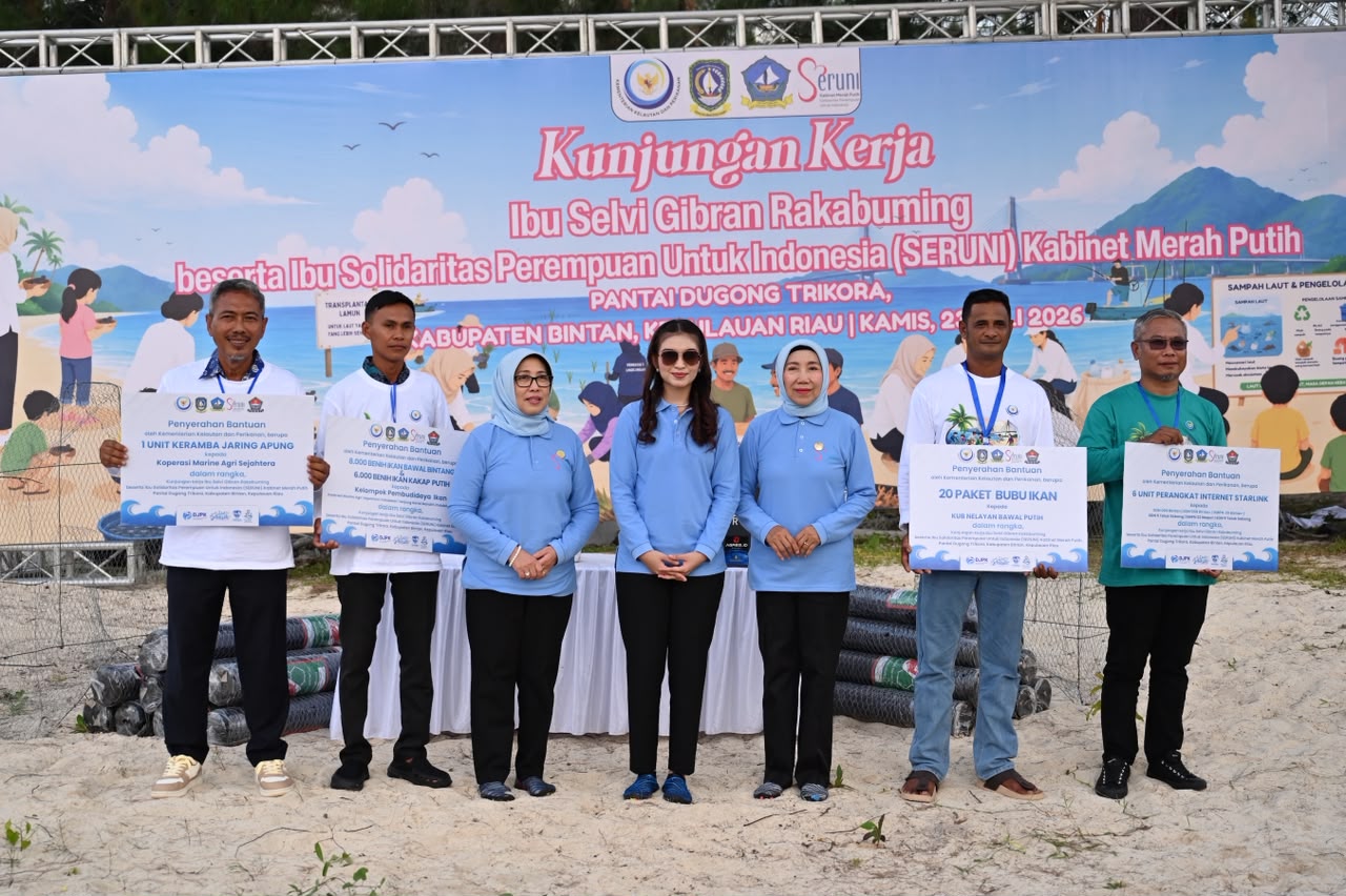SERUNI Kabinet Merah Putih Bersama KKP Perkuat Aksi Pelestarian Ekosistem Pesisir di Pantai Dugong Trikora