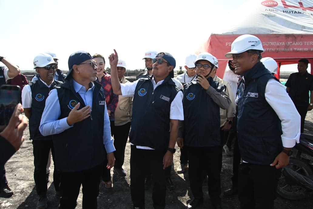Kunjungan Kerja Menteri Koordinator Pangan bersama Menteri Kelautan dan Perikanan ke kawasan budi daya udang terintegrasi di Sumba Timur, Nusa Tenggara Timur