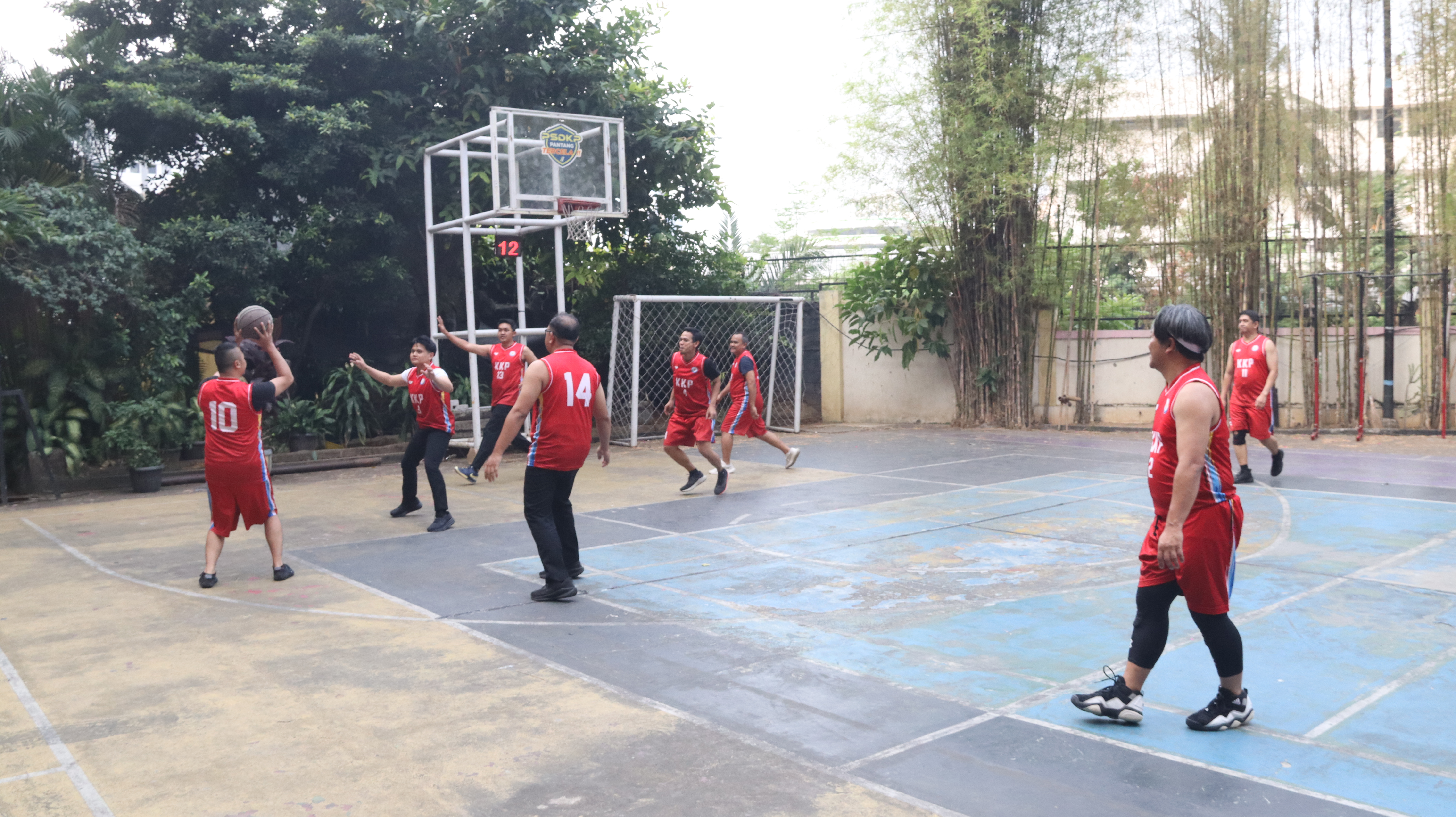 Lomba Bola Basket dalam rangka Peringatan HUT ke-81 Republik Indonesia