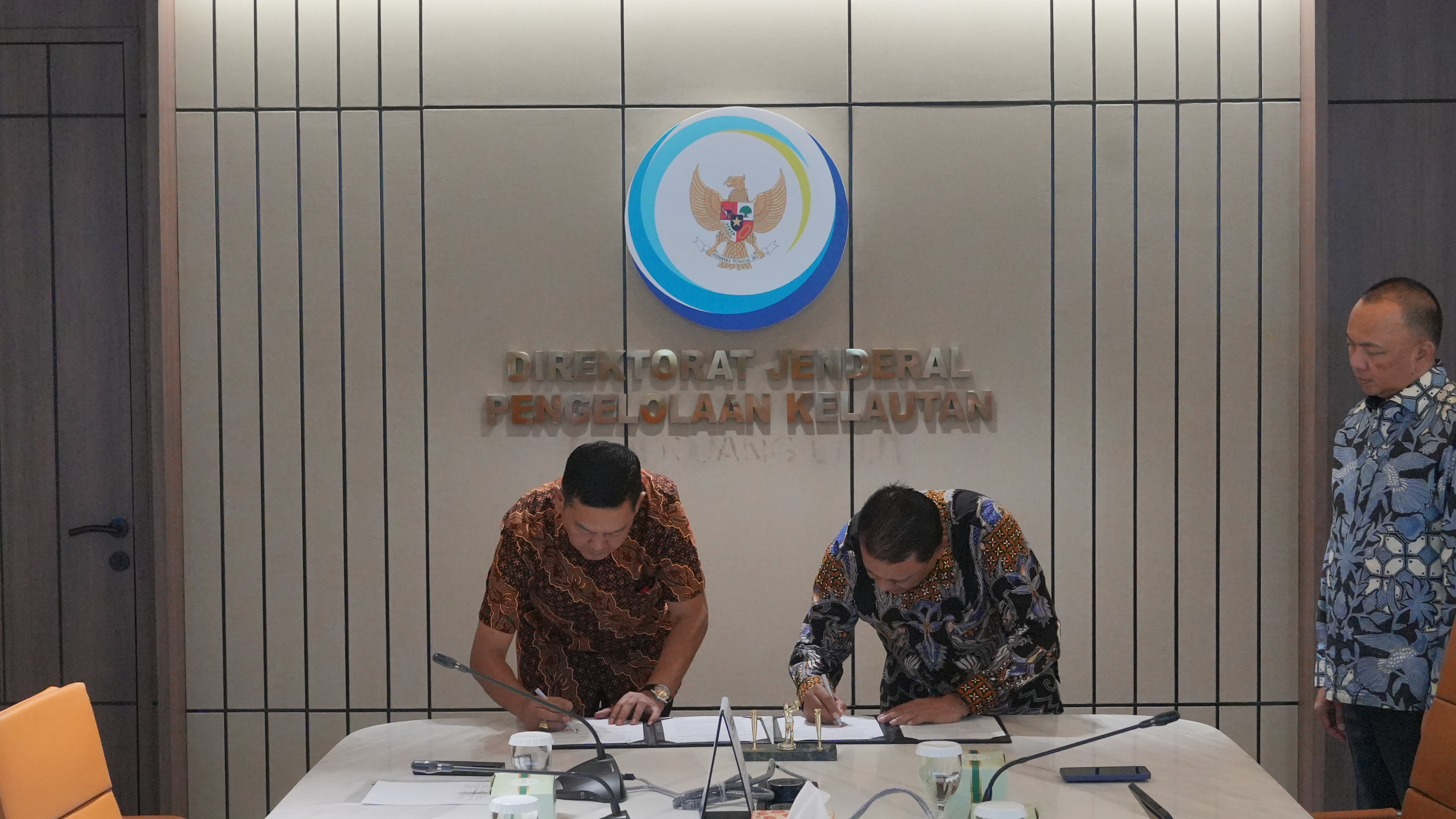 Penandatanganan Nota Kesepahaman antara PT Garam (Persero) dan PT Nindya Karya (Persero) dalam mempercepat penguatan industri garam nasional