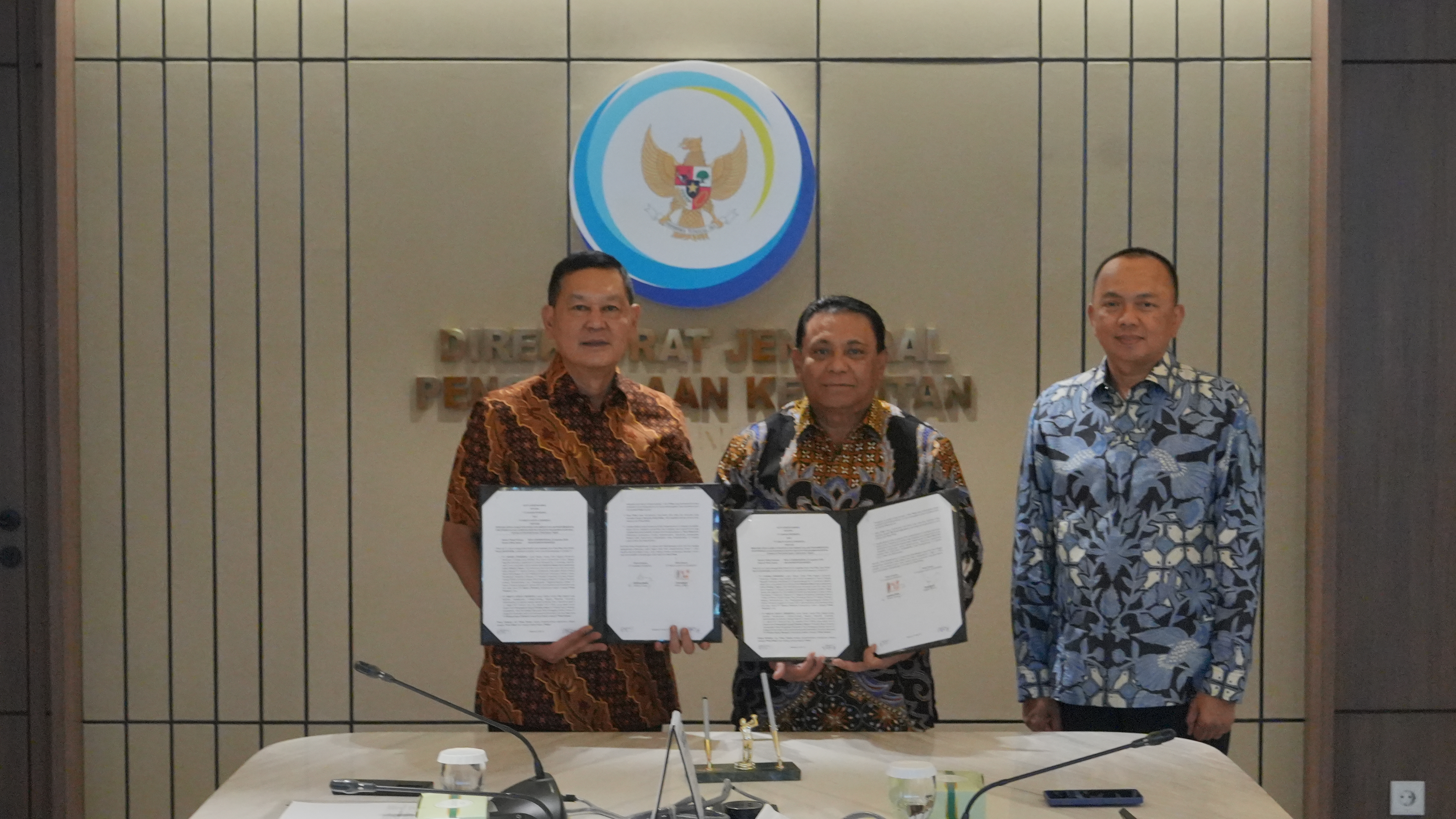 Penandatanganan Nota Kesepahaman antara PT Garam (Persero) dan PT Nindya Karya (Persero) dalam mempercepat penguatan industri garam nasional