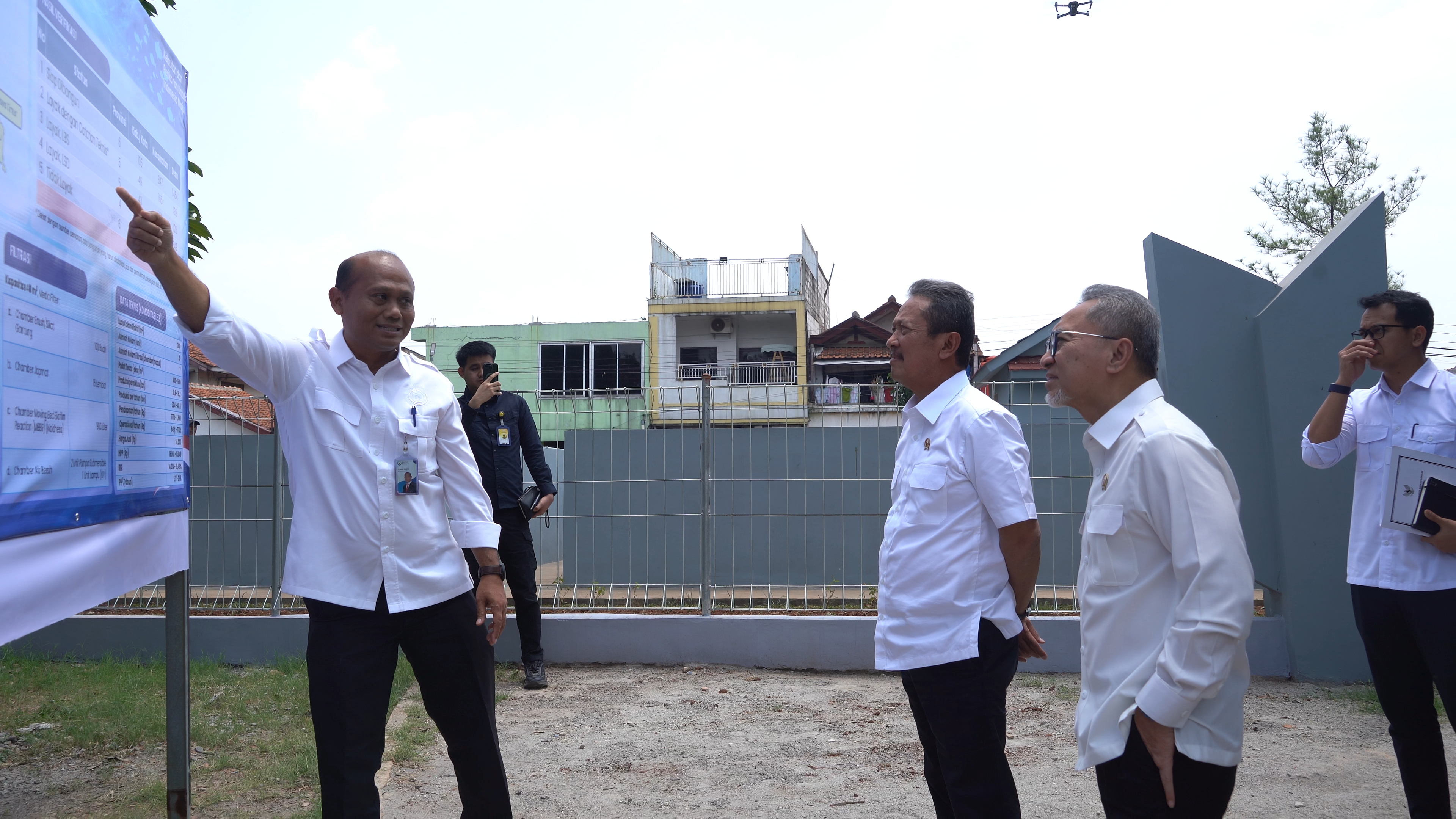 Kunjungan Kerja MKP dan Menko Pangan Meninjau Mockup Tematik Mini RAS di Depok