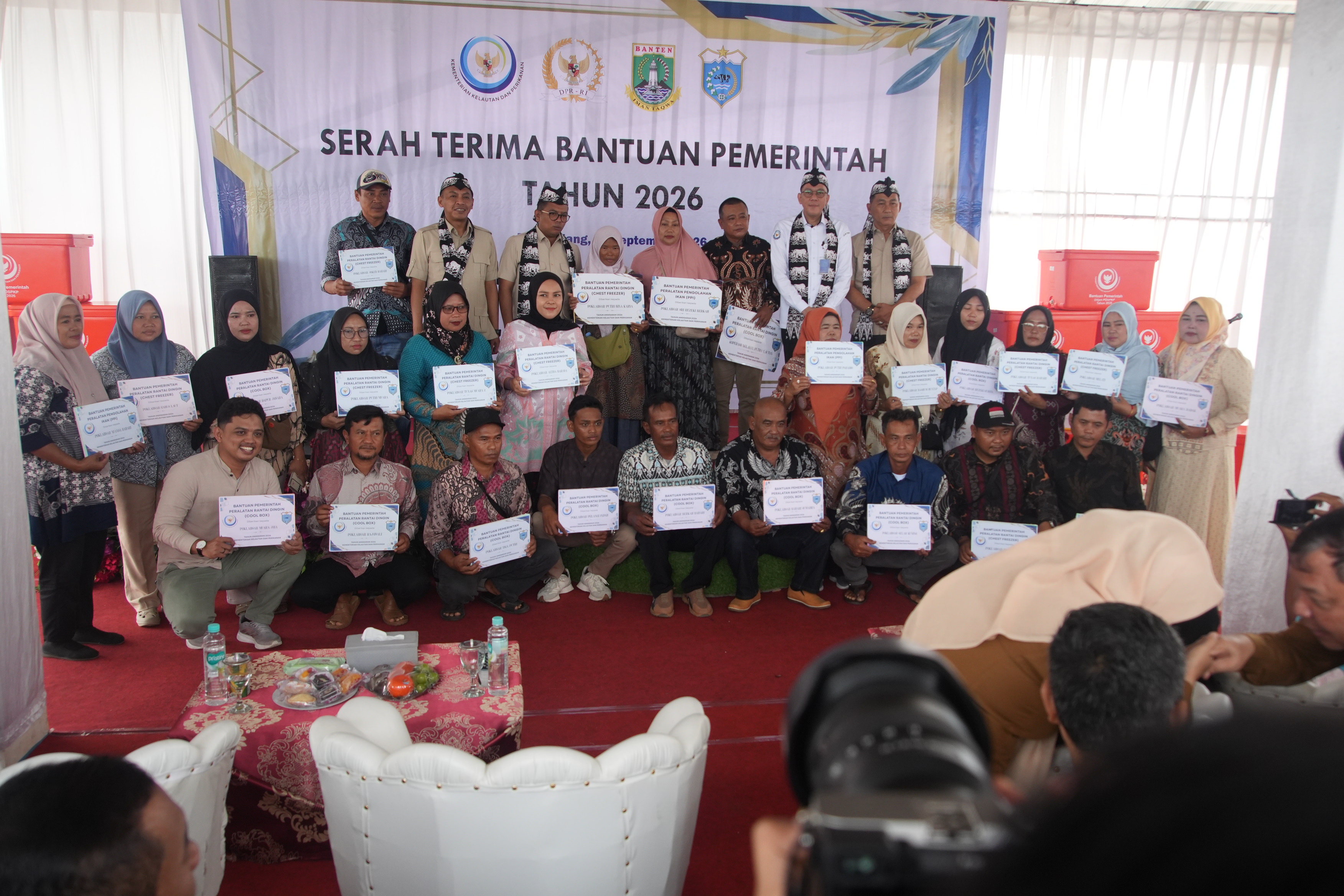 Serah Terima Bantuan Pemerintah Tahun 2026 di KNMP Cikiruh Wetan
