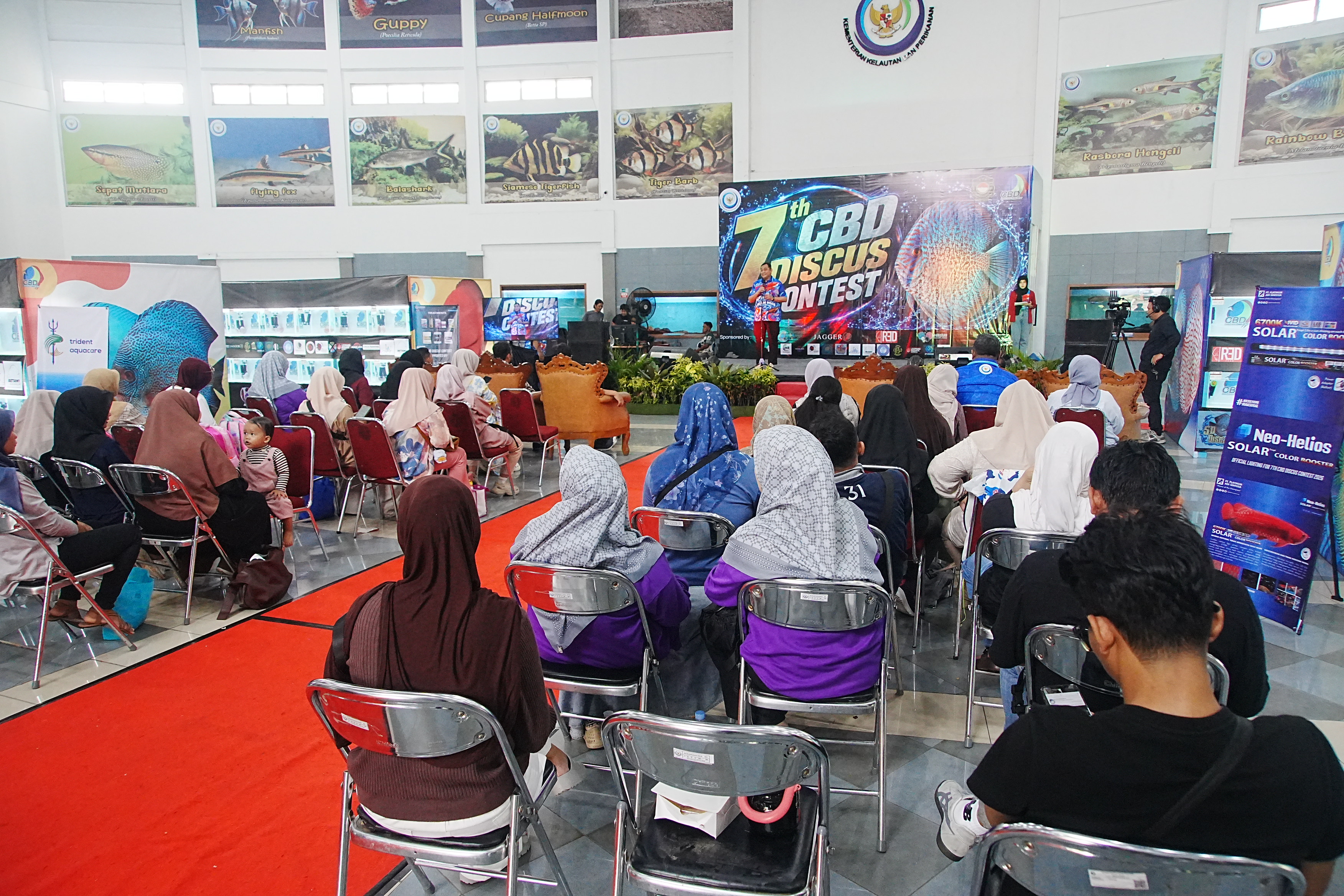 Kontes  Ikan  Discus  "The  Glory  of  Discus  Enhancing   Quality,   Inspiring   Community"